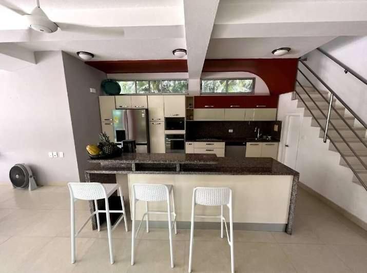 Nok Luxury 4br Pool In Manzanillo