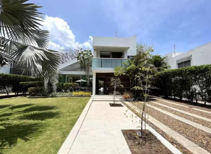 Nok Luxury 4br Pool In Manzanillo